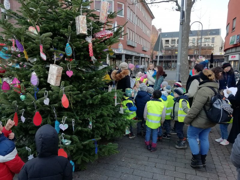 Weihnachtsbaumschmücken der Porzer Kitas am 28.11.2025